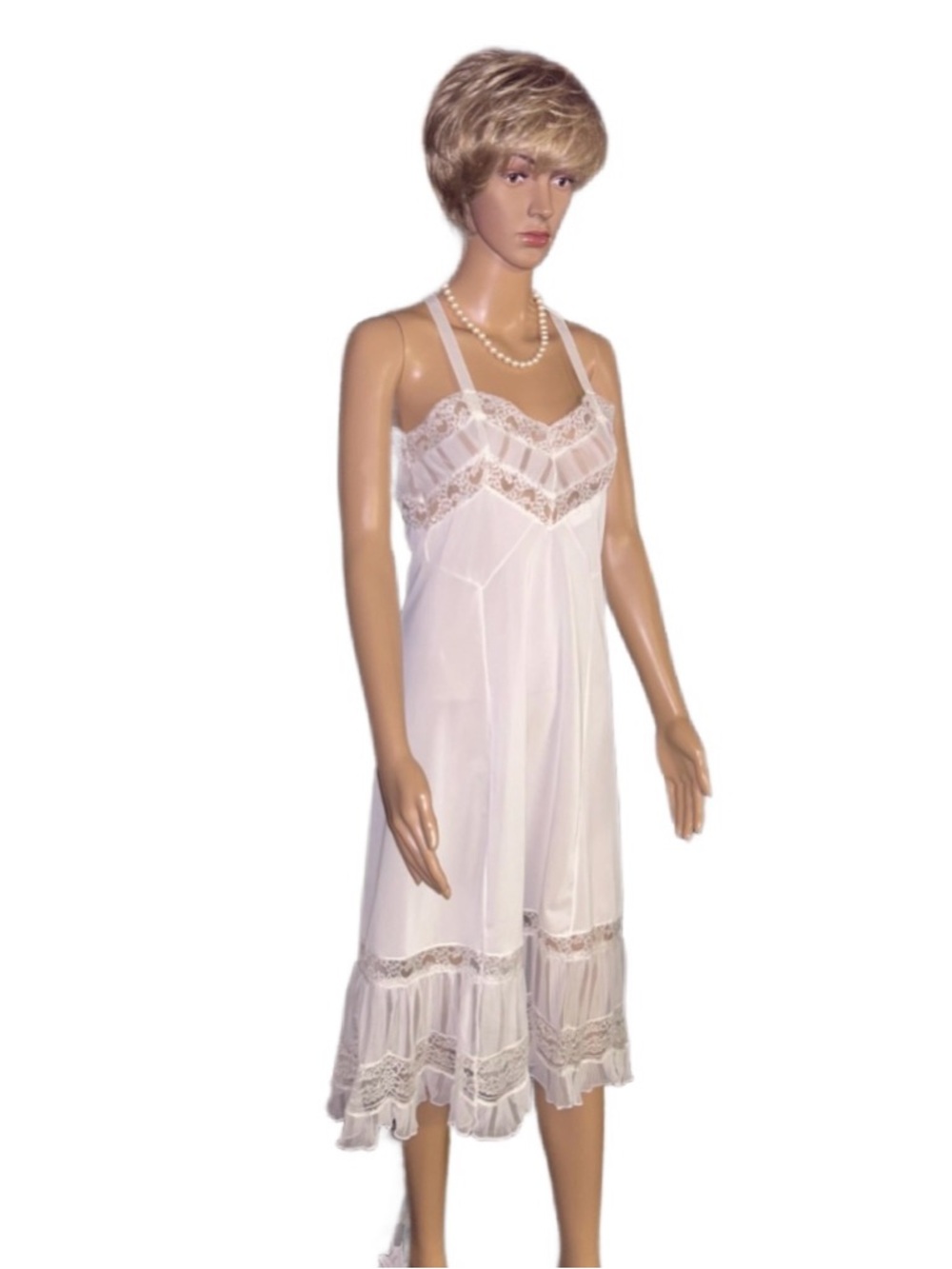 Montgomery Wards (Carol Brent) ~ USA ~ Medium ~ White W/Lace Lingerie Slip ~ New